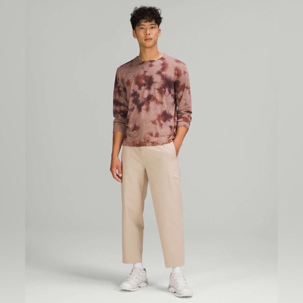 lululemon athletica Men's Long Sleeve Tie-Dye Shirt in Mauve and Dark Brown